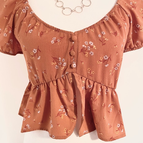 NWT Pink Rose Floral Smocked Short Sleeve Blouse - Picture 3 of 6